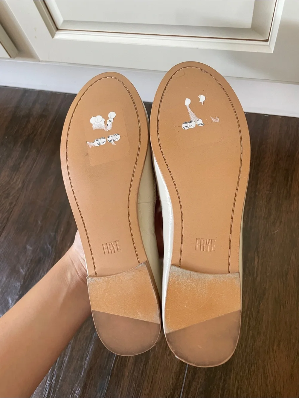 NWT FRYE Carson Ballet Flats!